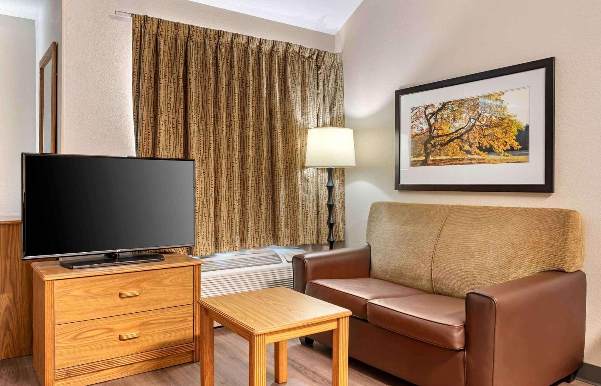 Extended America - Cincinnati - - Reed Hartman Hotel