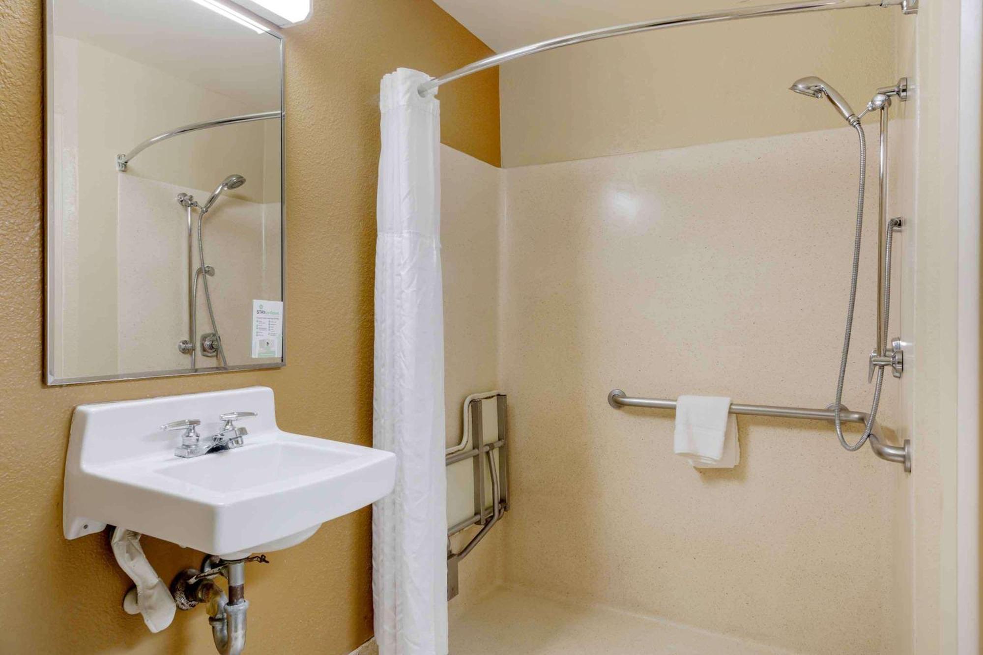 Extended America - Cincinnati - - Reed Hartman Hotel