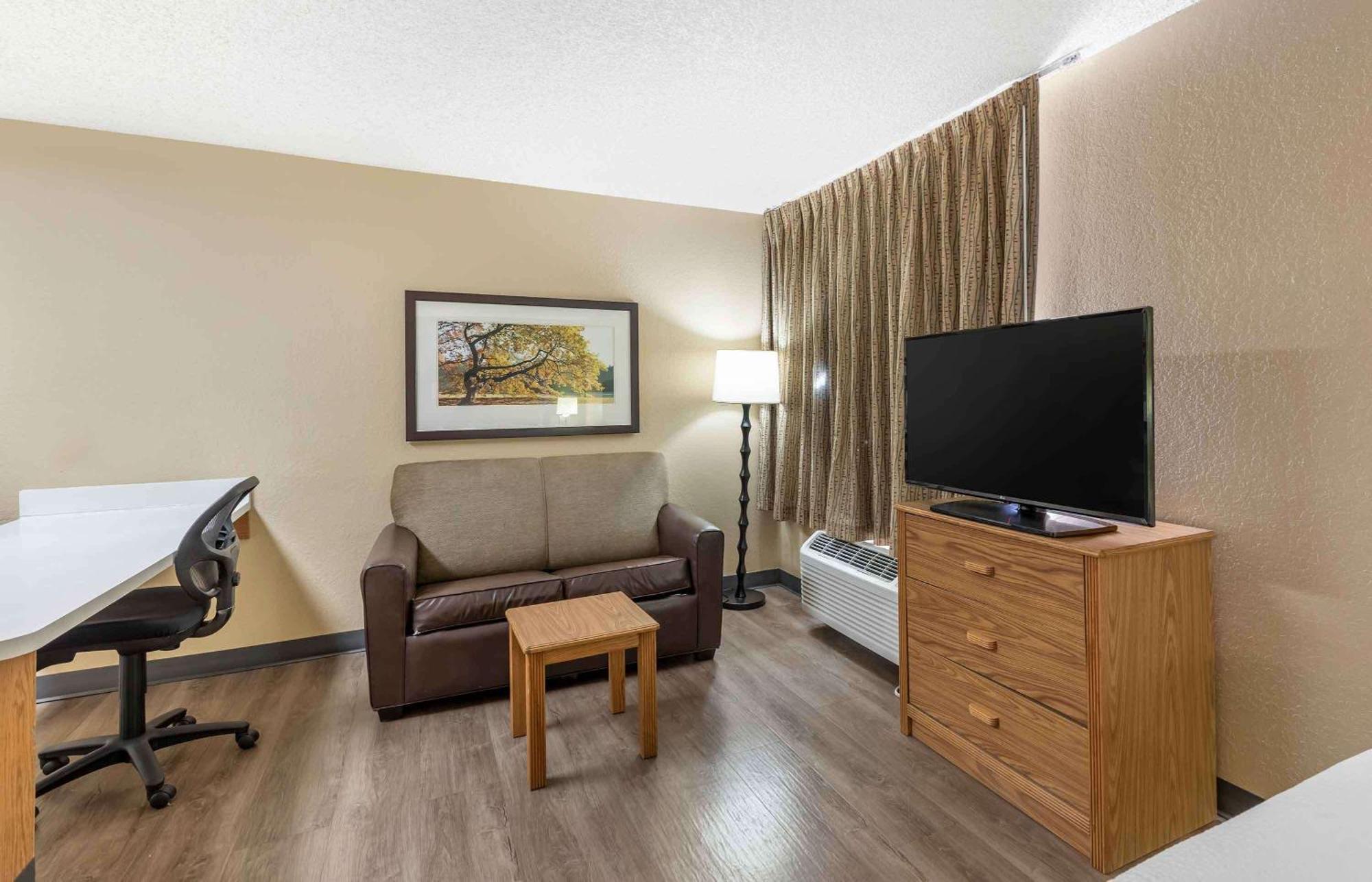 Extended America - Cincinnati - - Reed Hartman Hotel